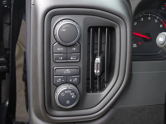 Vehicle image 20 of 28
