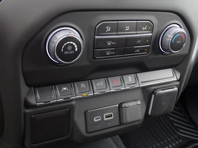 Vehicle image 25 of 28