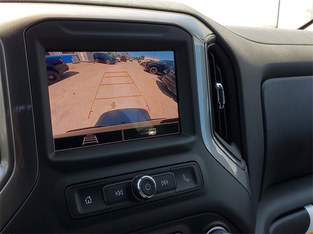Vehicle image 18 of 28