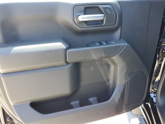 Vehicle image 22 of 28