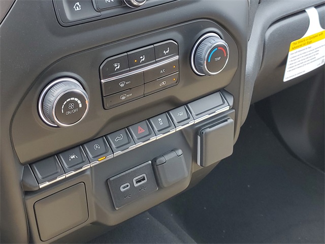 Vehicle image 23 of 28
