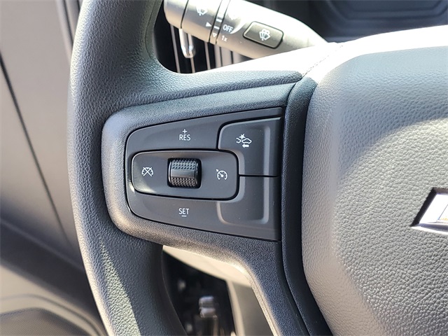 Vehicle image 25 of 28