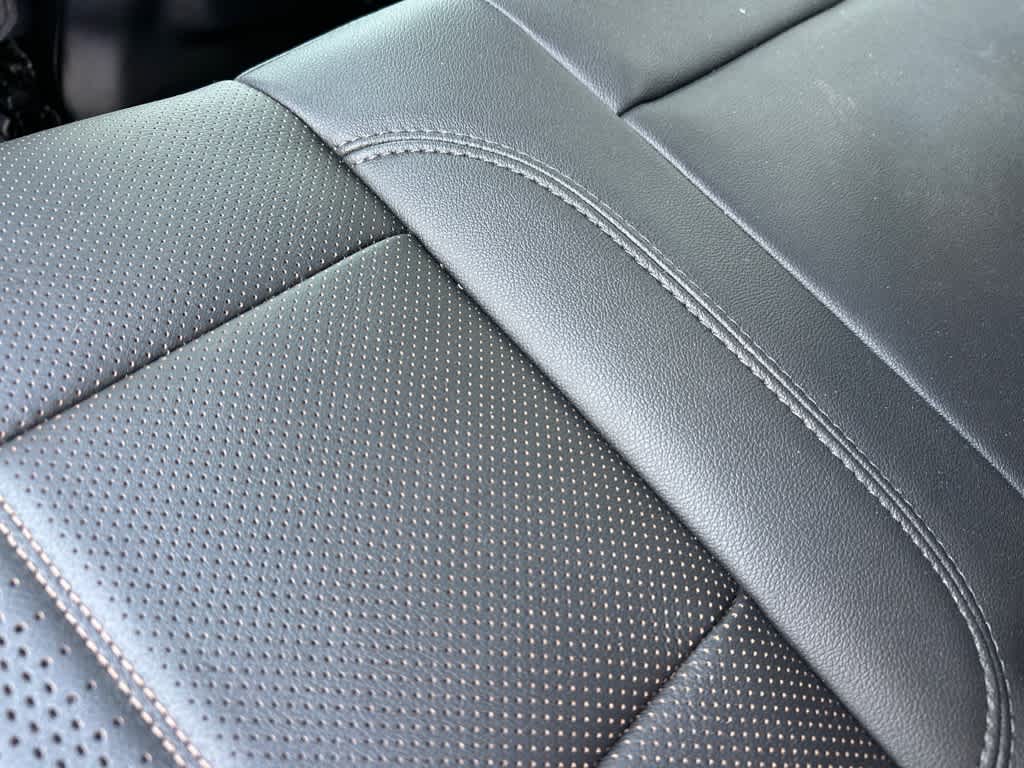 2025 Chevrolet Silverado 1500 High Country Image 15 of 32