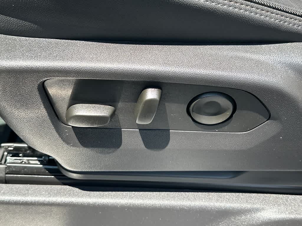 2025 Chevrolet Silverado 1500 High Country Image 23 of 32