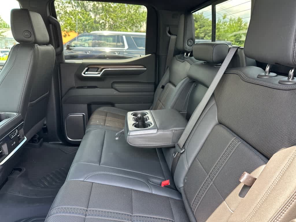 2025 Chevrolet Silverado 1500 High Country Image 14 of 32