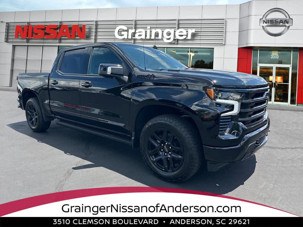 2025 Chevrolet Silverado 1500 High Country Image 2 of 32