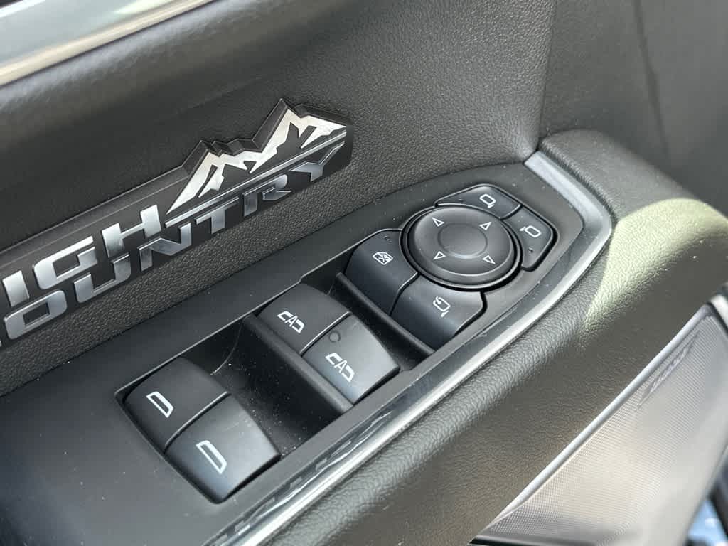 2025 Chevrolet Silverado 1500 High Country Image 24 of 32