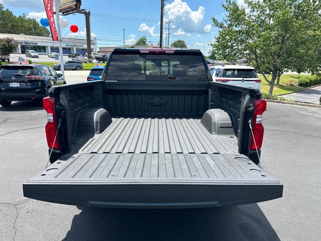 2025 Chevrolet Silverado 1500 High Country Image 9 of 32