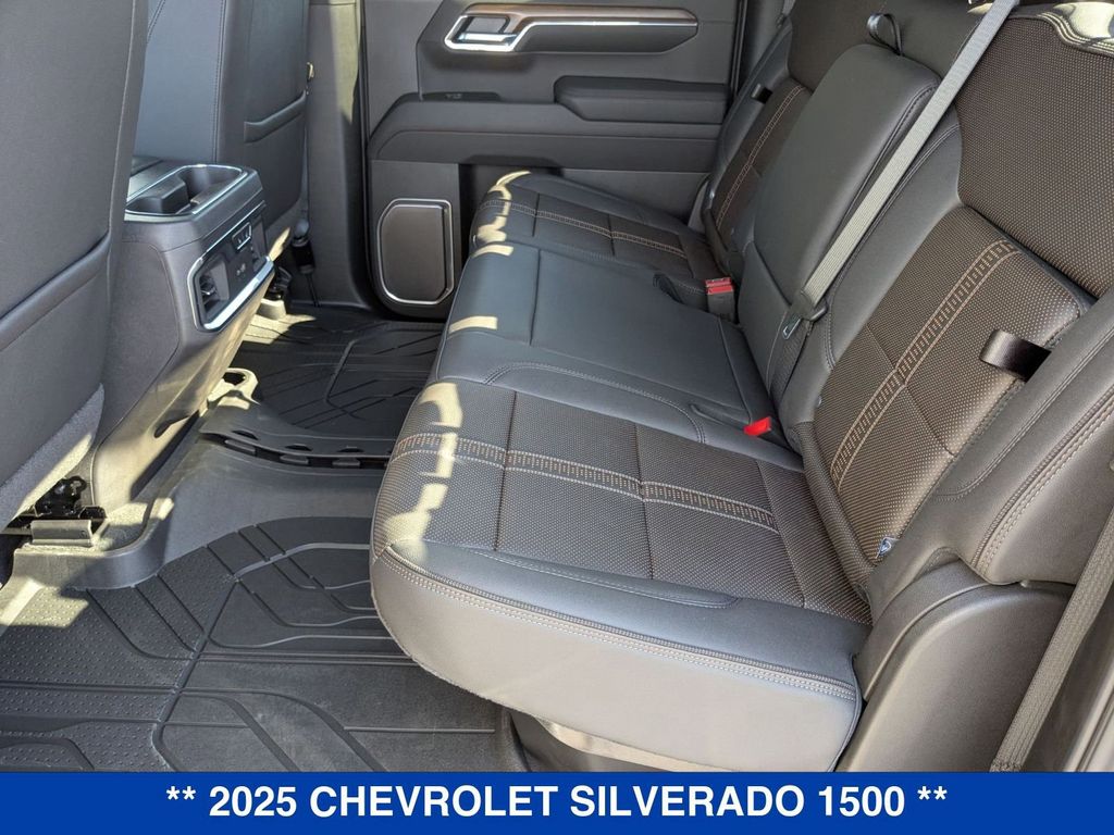 2025 Chevrolet Silverado 1500 High Country Image 16 of 41