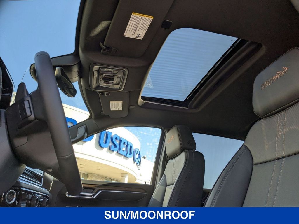 2025 Chevrolet Silverado 1500 High Country Image 17 of 41