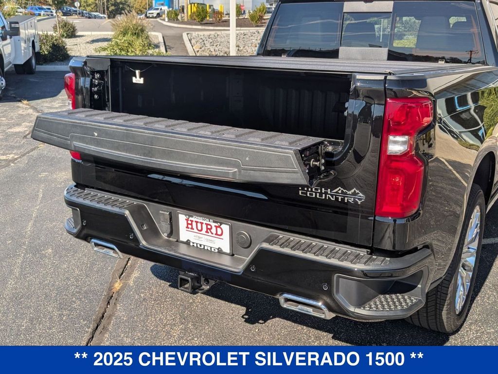 2025 Chevrolet Silverado 1500 High Country Image 6 of 41