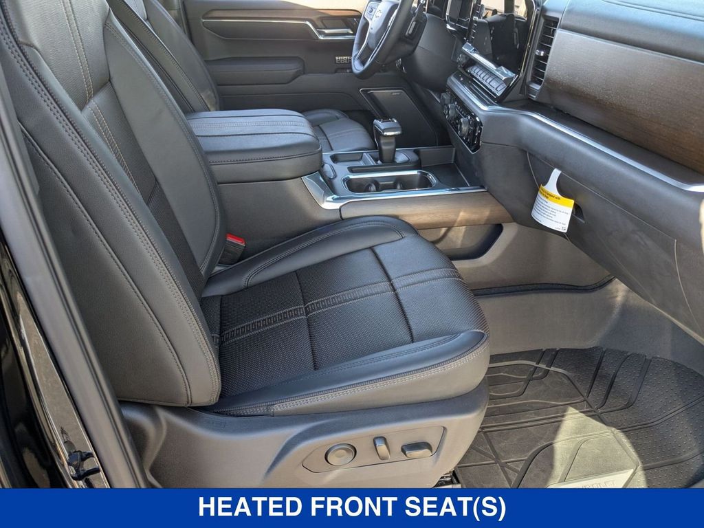 2025 Chevrolet Silverado 1500 High Country Image 14 of 41