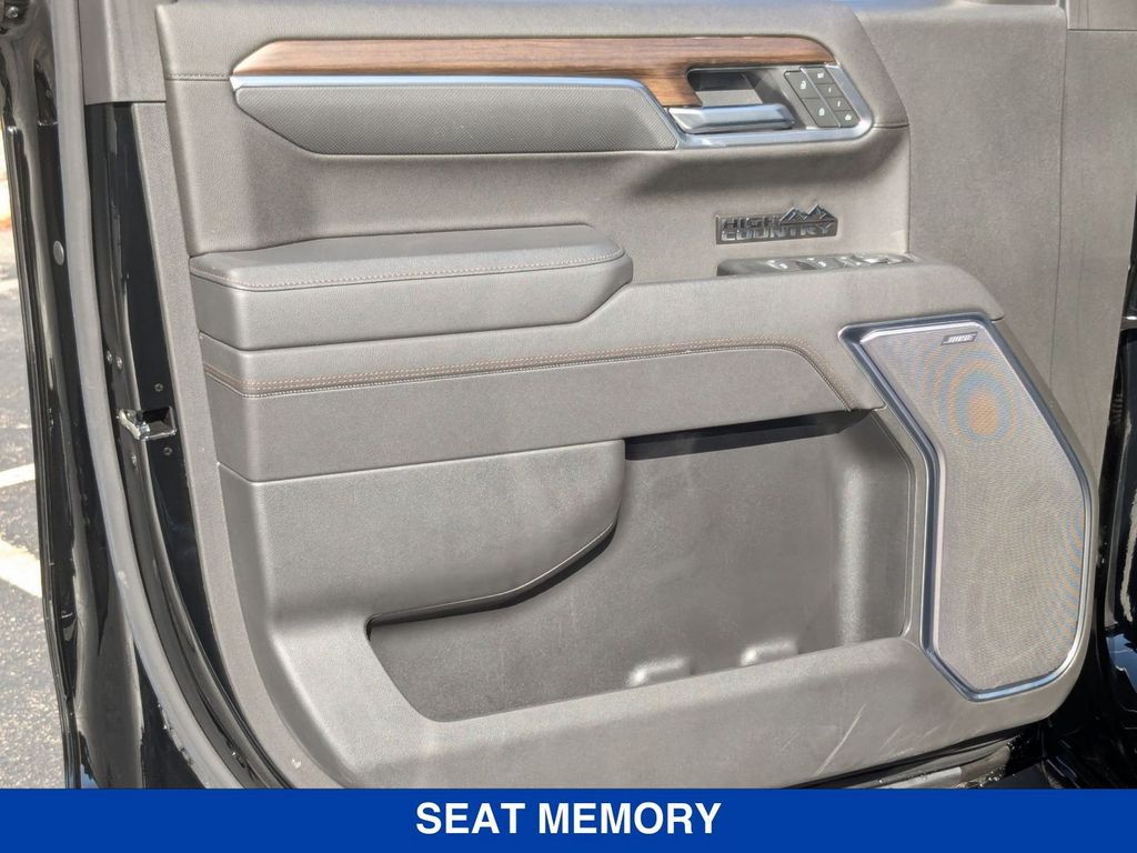 2025 Chevrolet Silverado 1500 High Country Image 28 of 41