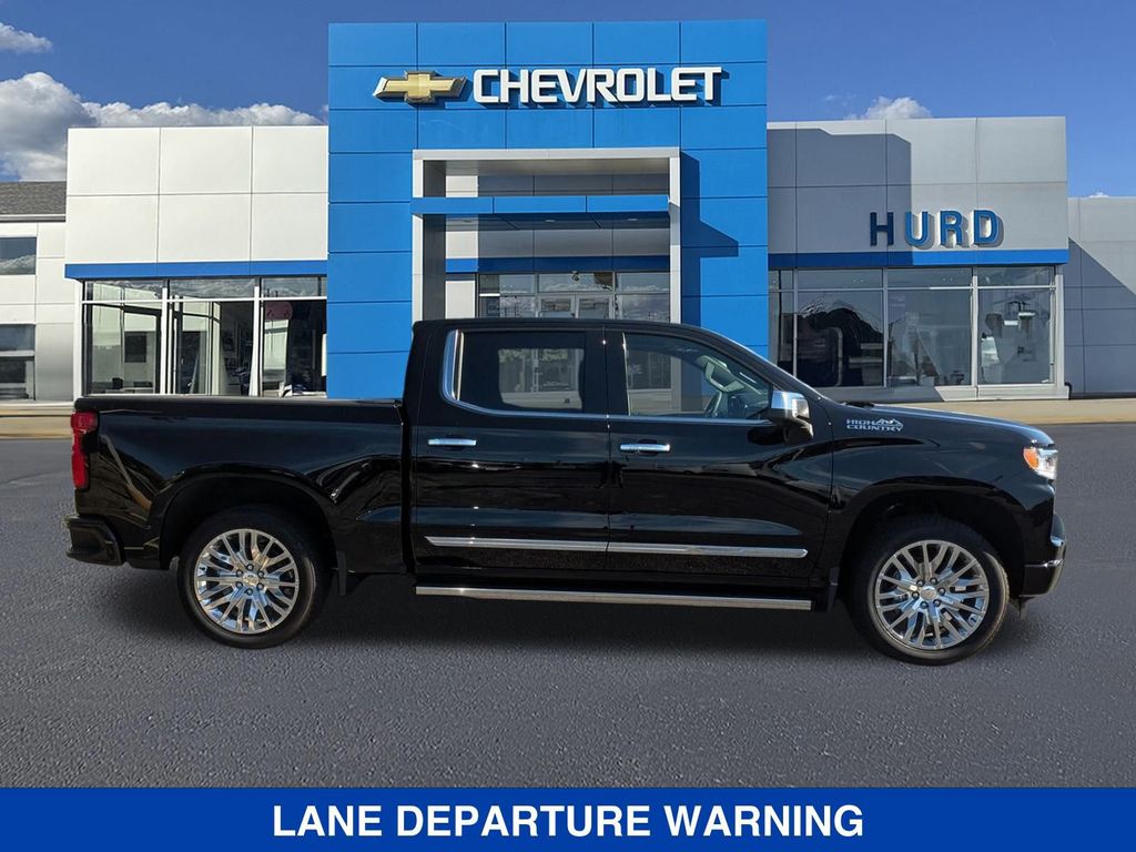 2025 Chevrolet Silverado 1500 High Country Image 4 of 41