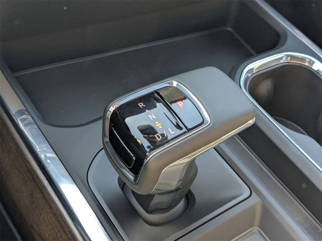 Vehicle image 26 of 31