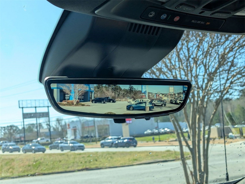 Vehicle image 27 of 31