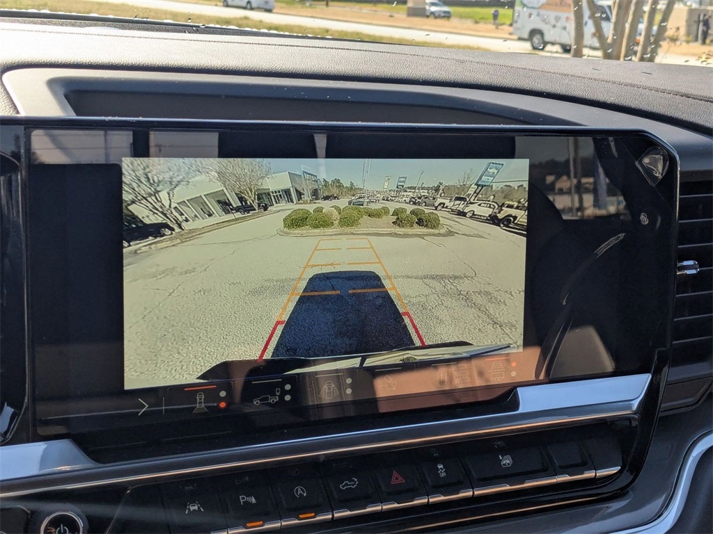 Vehicle image 25 of 31