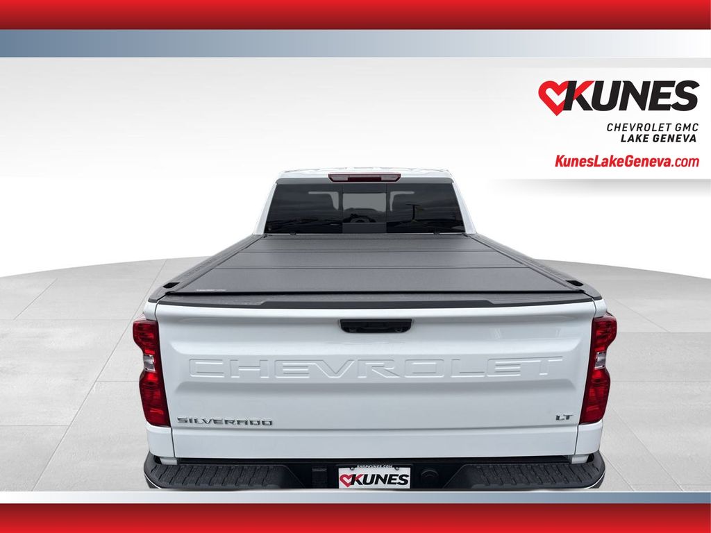 Vehicle image 7 of 47
