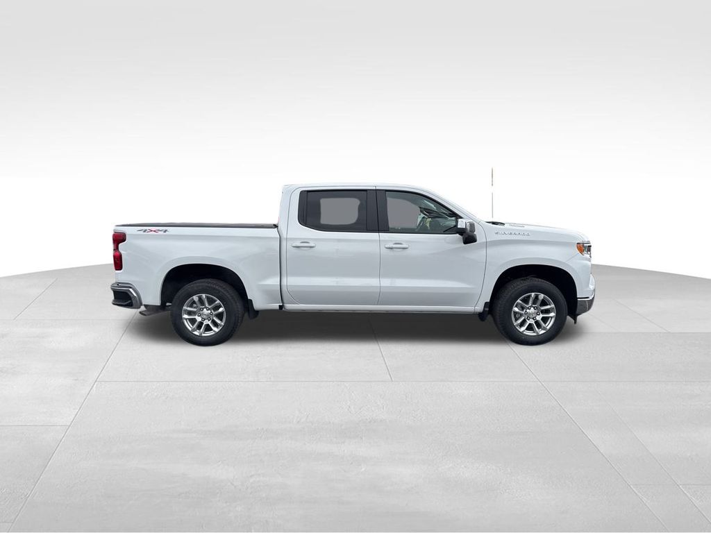 Vehicle image 4 of 47