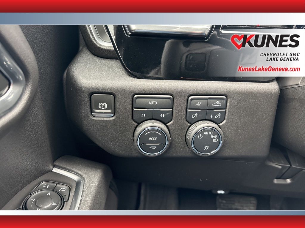 Vehicle image 46 of 47