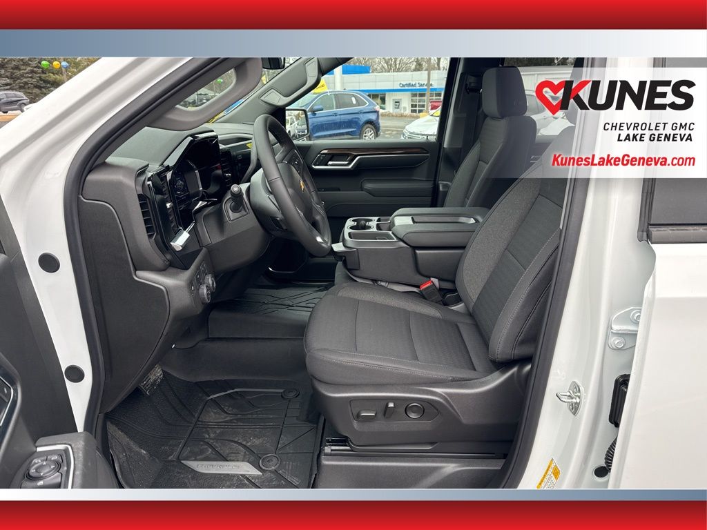 Vehicle image 15 of 47