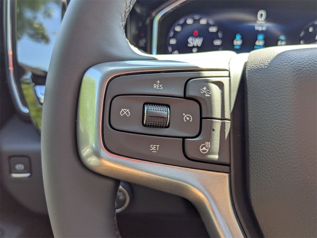 Vehicle image 18 of 28