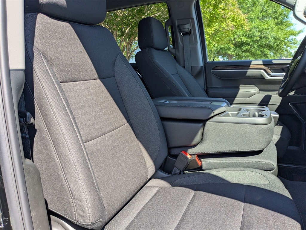 Vehicle image 19 of 28