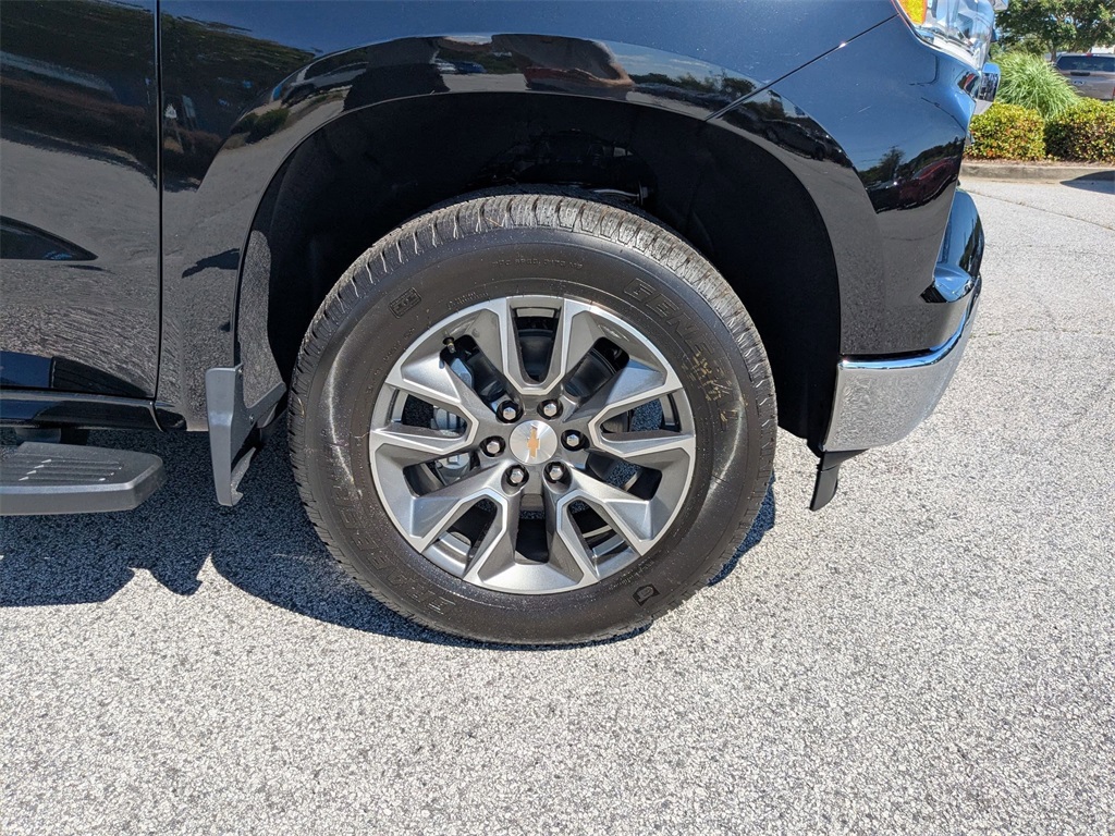 Vehicle image 11 of 28