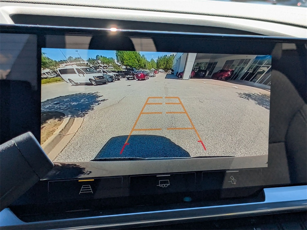 Vehicle image 24 of 28