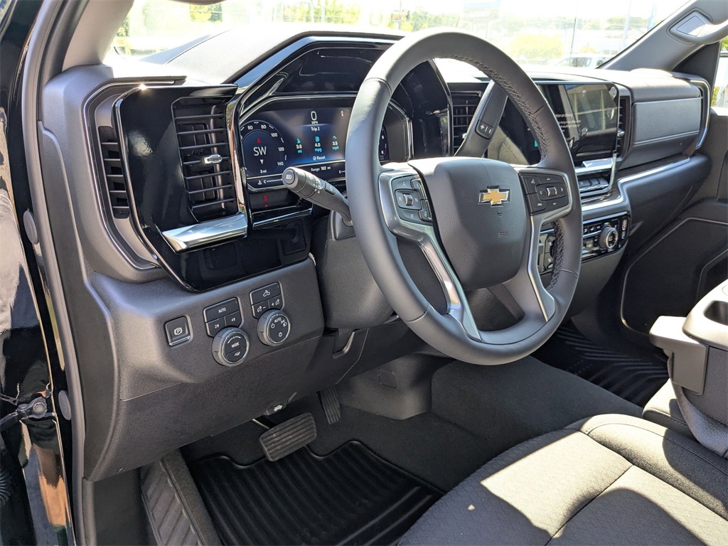 Vehicle image 17 of 28