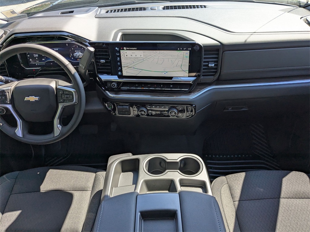 Vehicle image 16 of 28