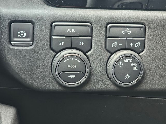 2025 Chevrolet Silverado 1500 LT Image 30 of 37