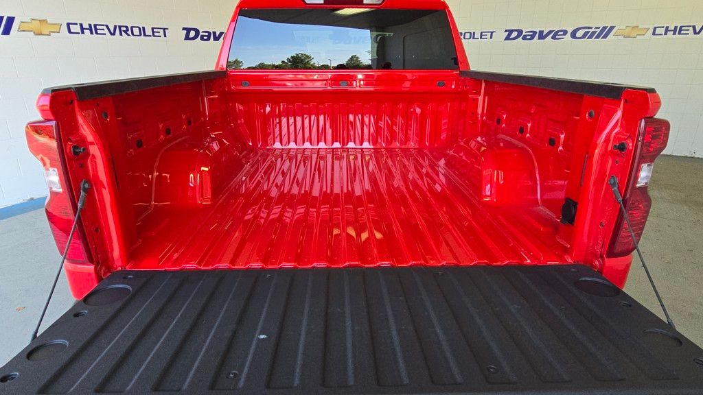 2025 Chevrolet Silverado 1500 LT Image 7 of 30