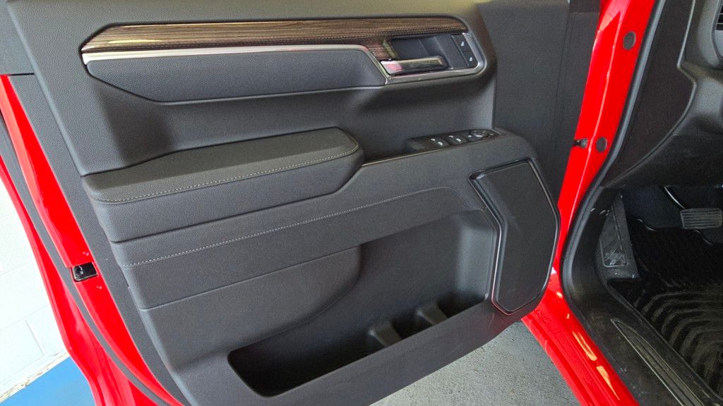 2025 Chevrolet Silverado 1500 LT Image 21 of 30