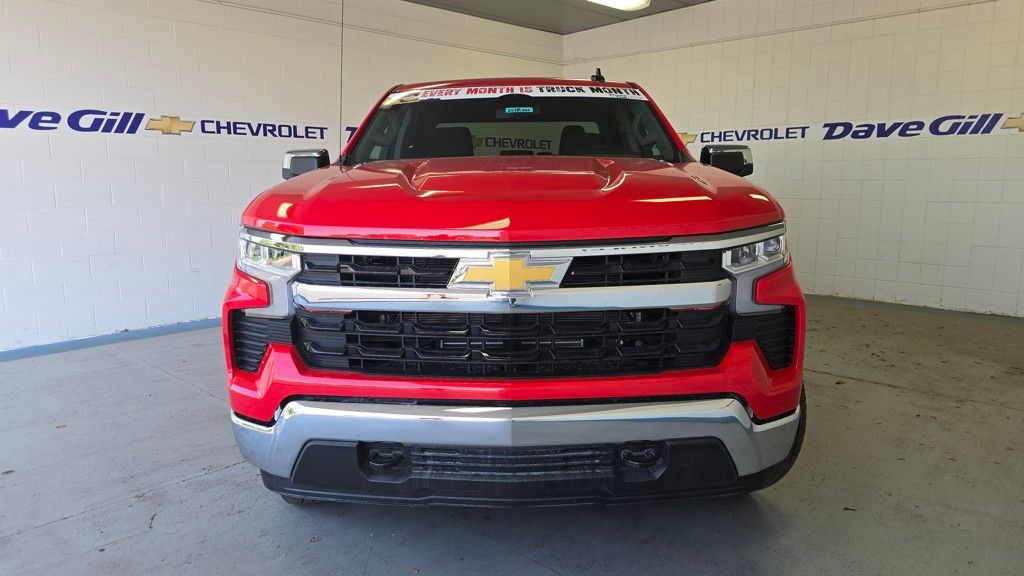 2025 Chevrolet Silverado 1500 LT Image 2 of 30