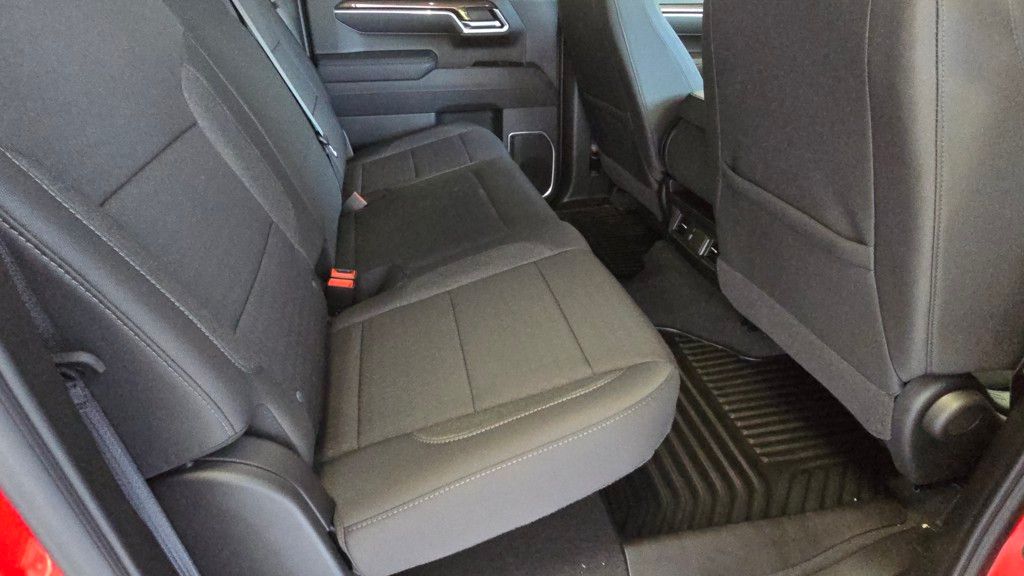 2025 Chevrolet Silverado 1500 LT Image 9 of 30