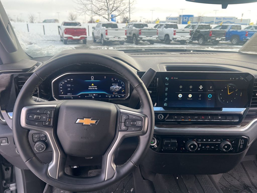 2025 Chevrolet Silverado 1500 LT Image 9 of 23