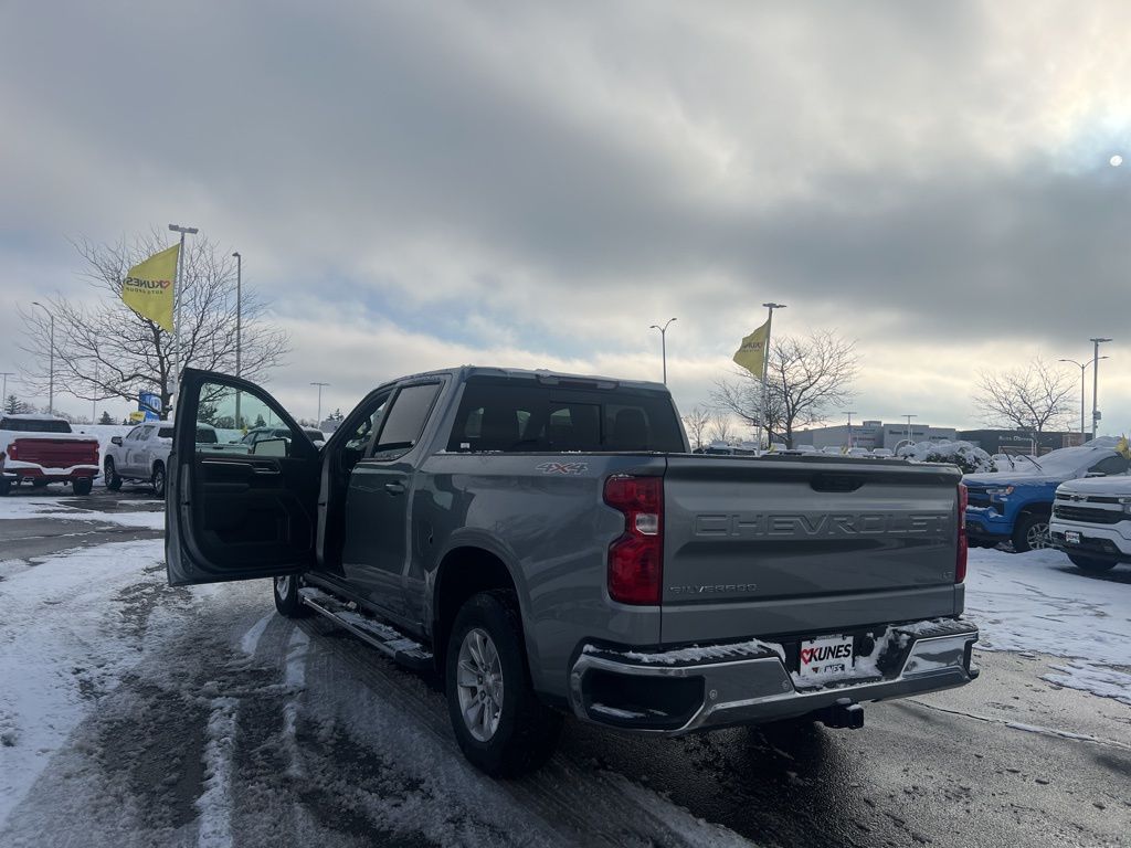 2025 Chevrolet Silverado 1500 LT Image 5 of 23