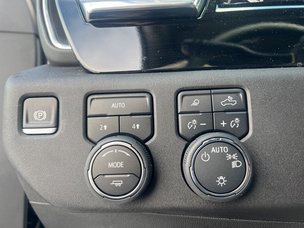 2025 Chevrolet Silverado 1500 LT Image 16 of 23