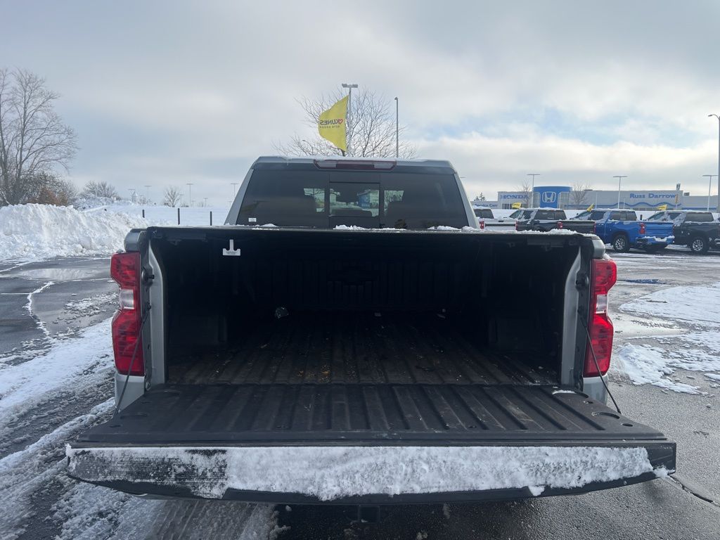 2025 Chevrolet Silverado 1500 LT Image 6 of 23