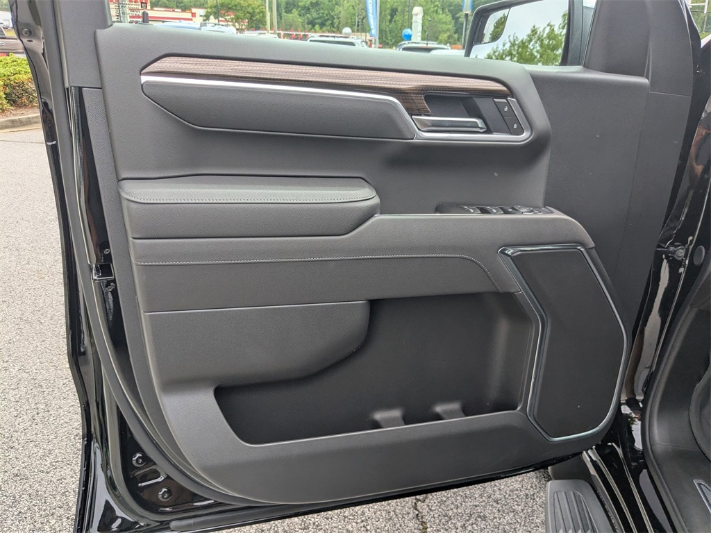 Vehicle image 12 of 29