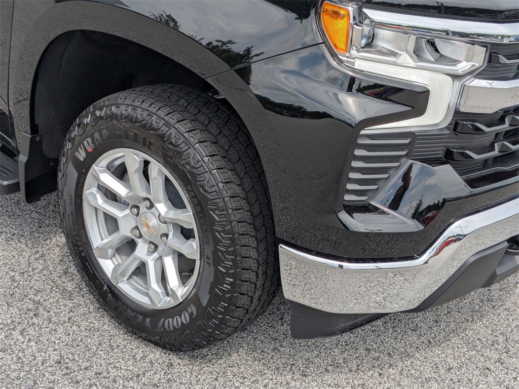 Vehicle image 10 of 29