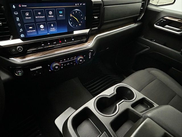 2025 Chevrolet Silverado 1500 LT Image 25 of 36