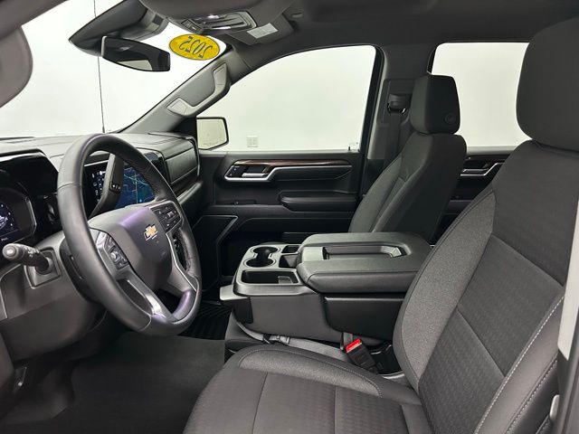 2025 Chevrolet Silverado 1500 LT Image 29 of 36
