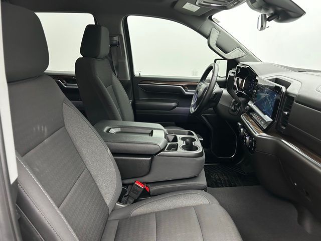 2025 Chevrolet Silverado 1500 LT Image 16 of 36