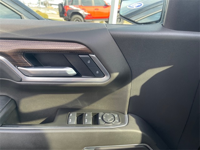 2025 Chevrolet Silverado 1500 LT Image 17 of 22