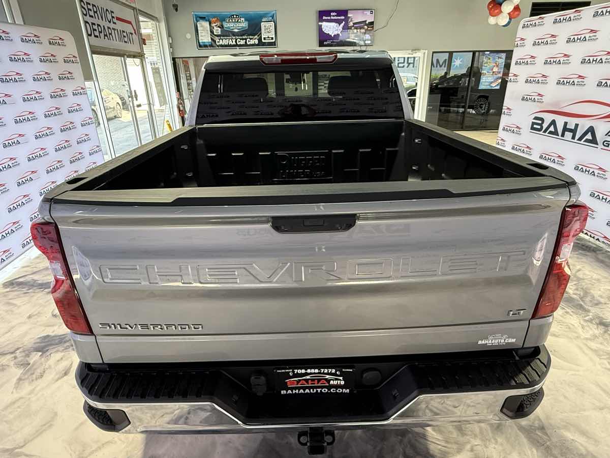 Vehicle image 22 of 79