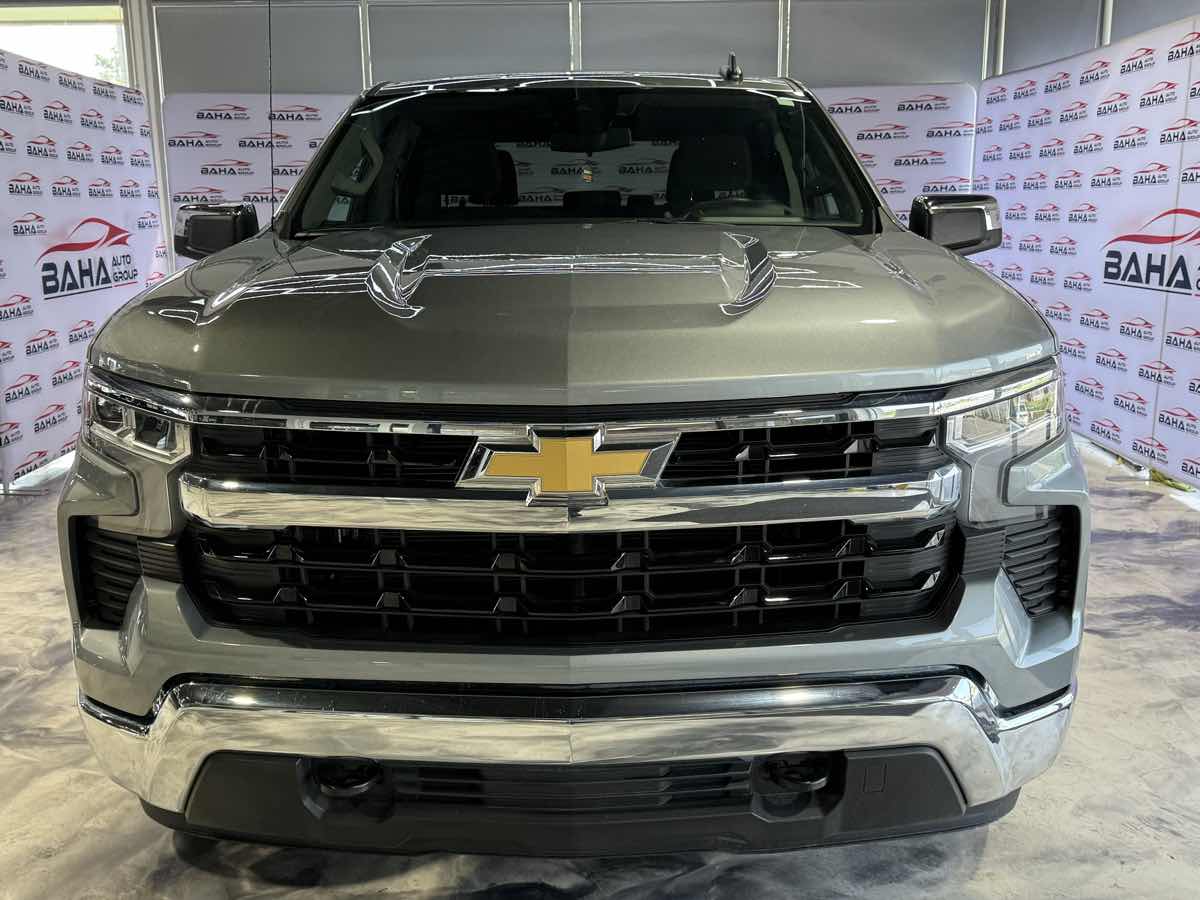 Vehicle image 8 of 79