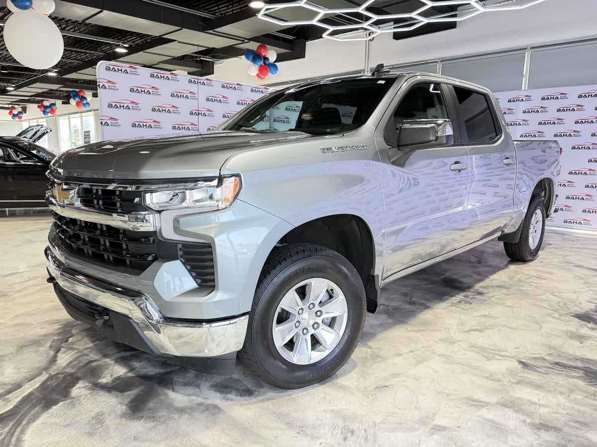 Vehicle image 4 of 79