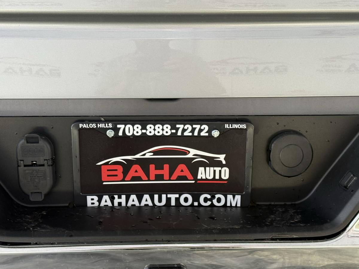 Vehicle image 19 of 79